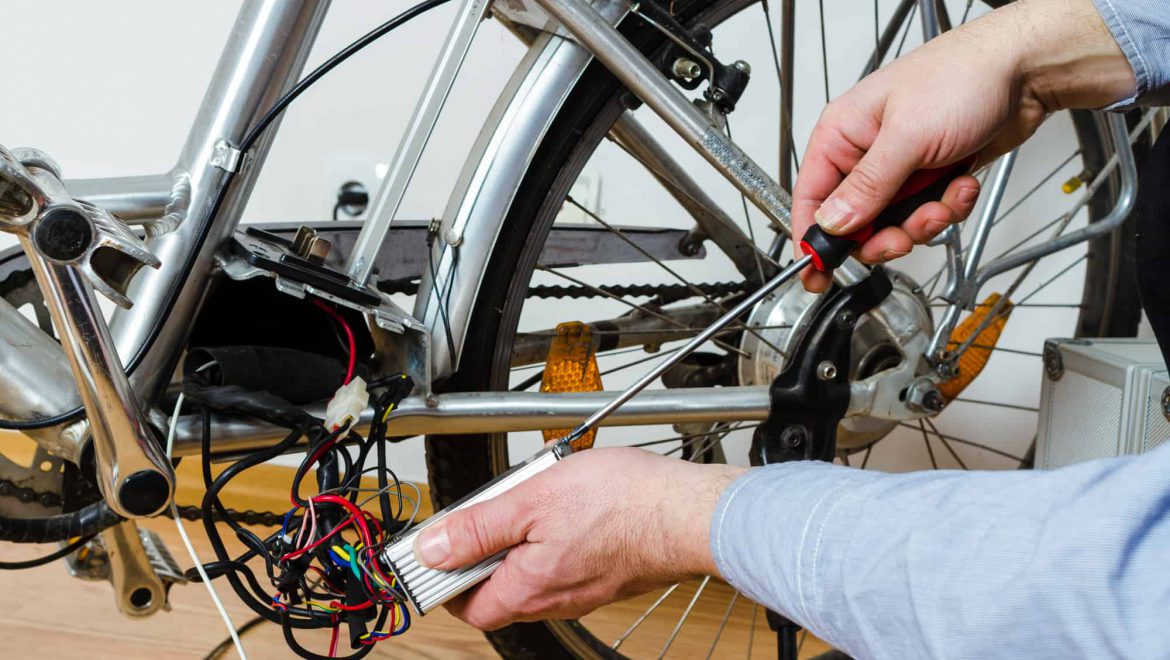 מהירות אופניים חשמליים – מה מותר לפי החוק?